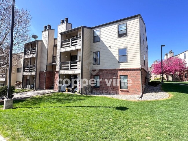 Building Photo - 499 Wright St Unit Apt 202