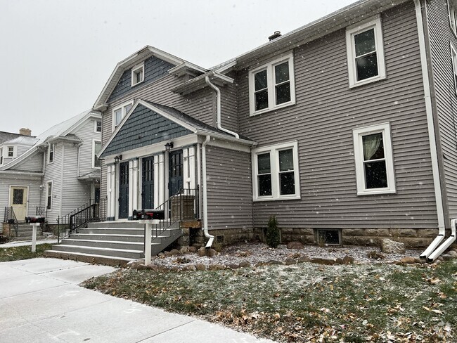 Building Photo - 118 E Franklin St Unit 118 Rental