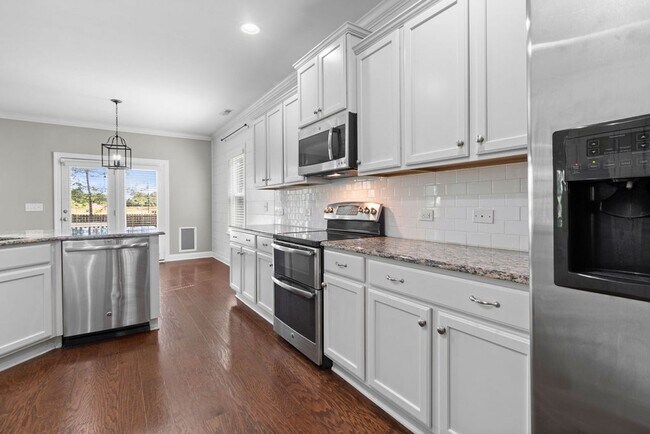 Photo - 4 Bedroom in Mimosa Bay with BONUS and BOAT ACCESS!