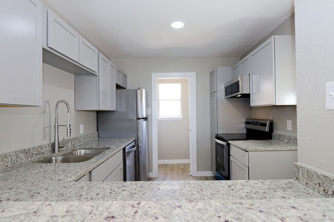 Photo - 4820 Delwood St