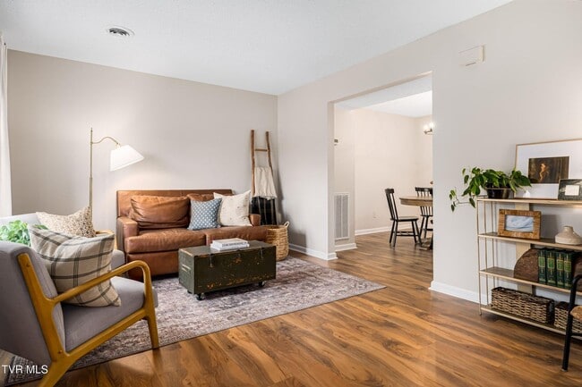 Photo - 2 Bdrm / 1.5 Bath Townhouse in Johnson City - Near ETSU, JCMC & VA