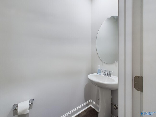 Photo - 219 Maureen Dr SW