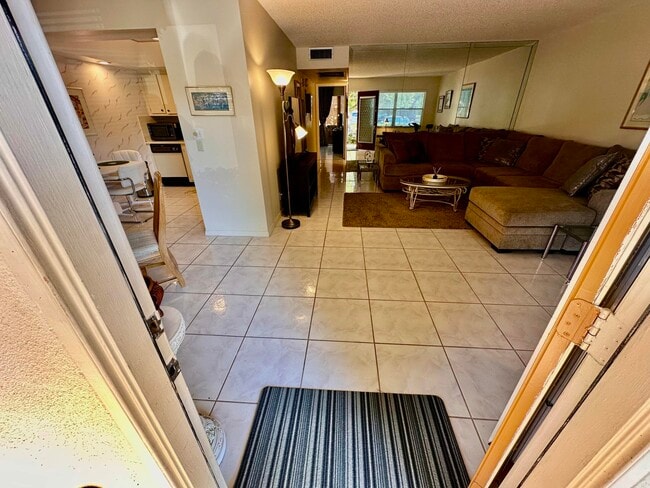 Building Photo - 1805 Eleuthera Point Unit D1 Rental