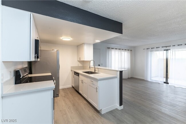 Building Photo - 601 Cabrillo Cir Unit 211