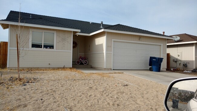 Building Photo - 3 Bedroom Donner Trails