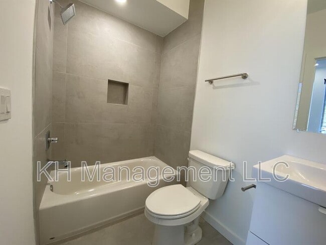 Photo - 709 N 44th St Unit 3