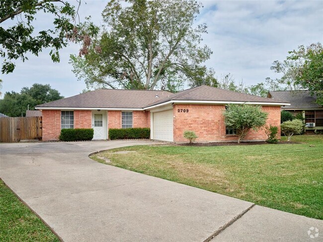 Building Photo - 2709 Lee Cir Rental