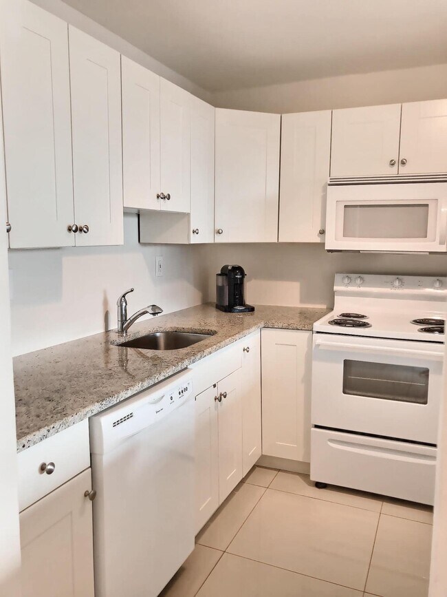 Photo - 1830 Embassy Dr Unit 403