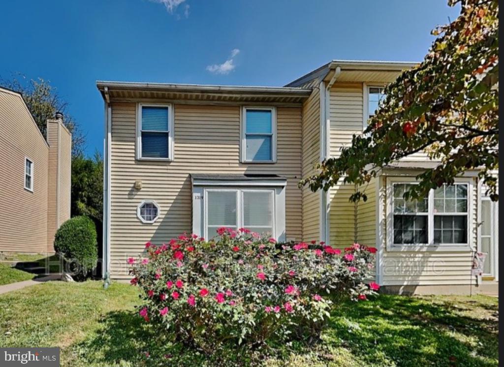 Photo - 1319 Stockett Square Townhome