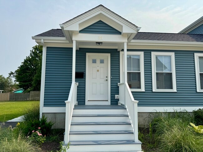 Building Photo - 33 Hoppin Ave Unit 33 Rental