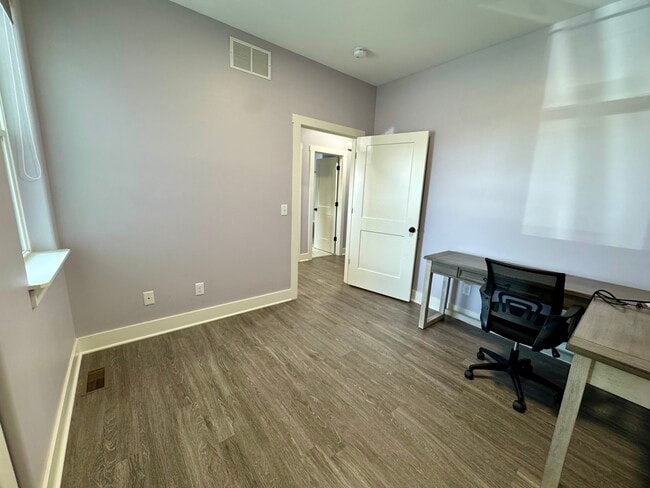 Photo - 3082 Charissas Plz