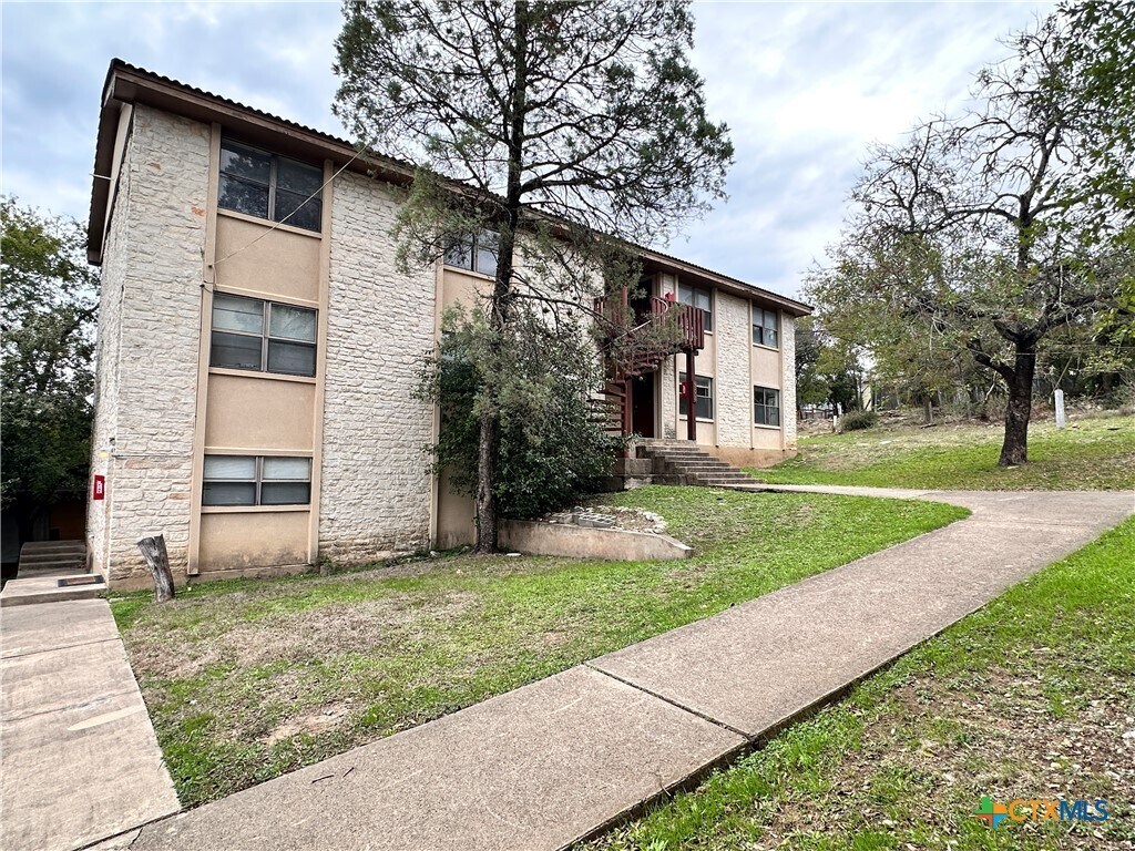 Photo - 906 N LBJ Dr Unit 8