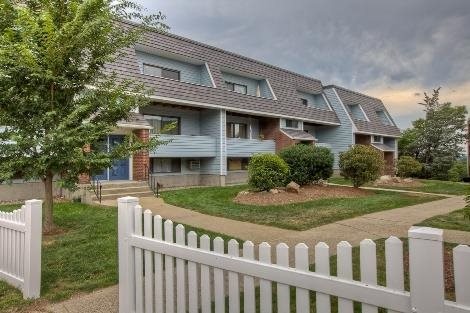 Courtyard - Presidential Estates Apartments