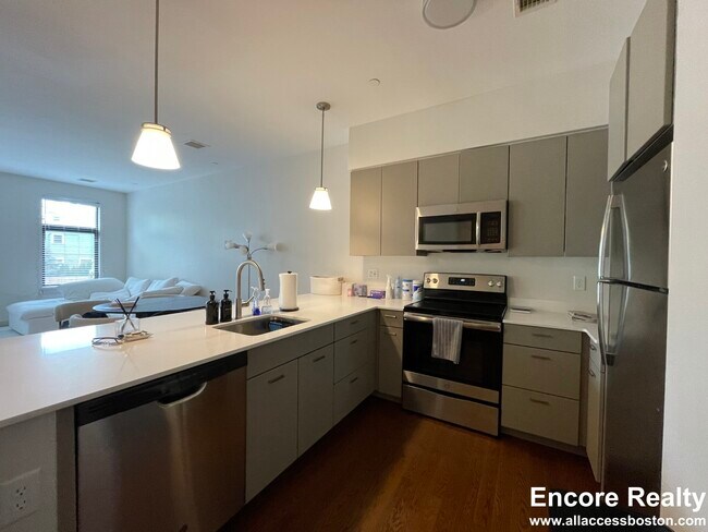 Building Photo - 454 Harvard St Unit 204 Rental