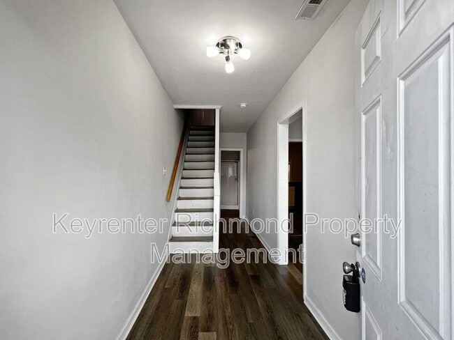 Photo - 9 E 19th St