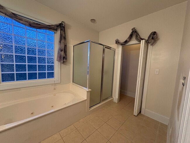 Photo - 533 Stonemason Dr