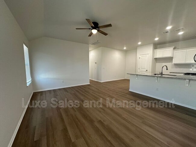 Photo - 11506 Mackenzie Wy