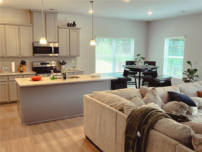 109 Cedar Wood Trce