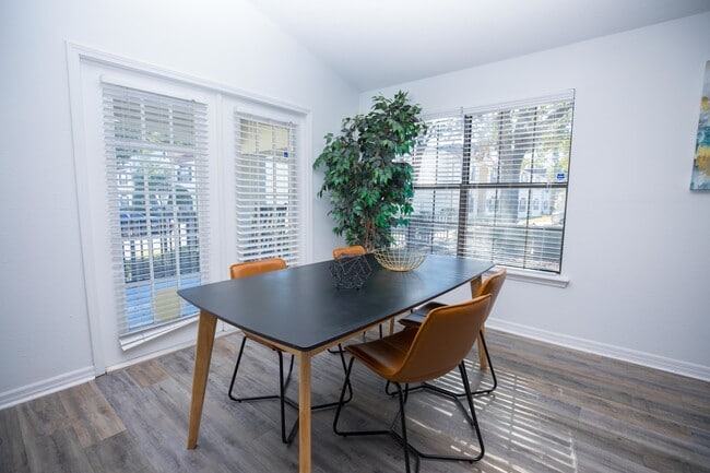 Oakview Landing Apartments