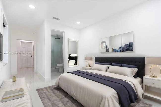 Building Photo - 8281 NE 2nd Ct Unit 2-2 Rental