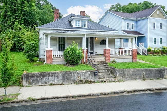 Photo - Charming Three Bedroom Home!