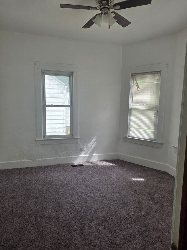 Photo - 2 Bedroom 1 Bath Home $1000.00