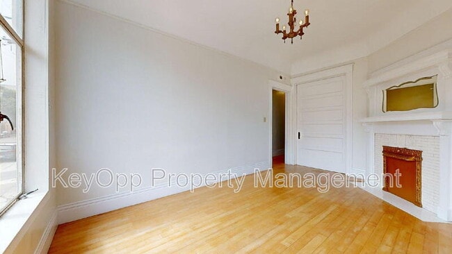 Photo - 2136 Hayes St