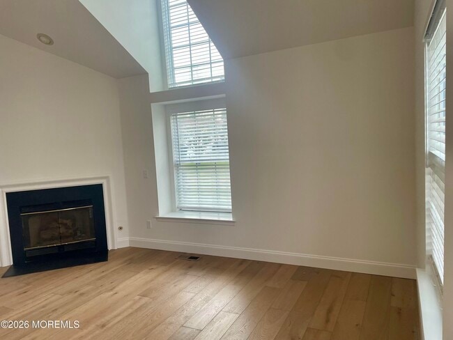 Photo - 44 Racquet Rd