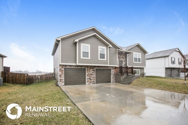 Photo - 308 Golfview Dr