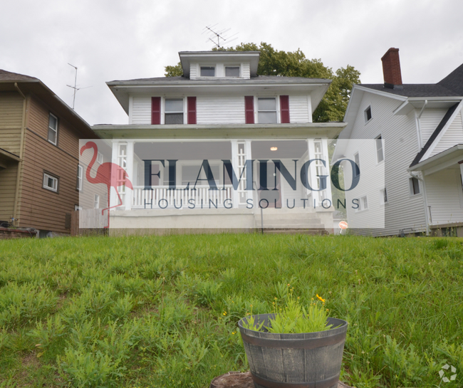 Building Photo - 565 Kenwood Ave Rental