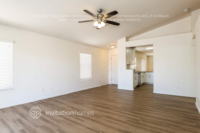 Photo - 12014 W Holly St
