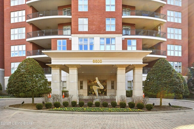 Building Photo - 6600 Seminary Woods Pl Unit 906