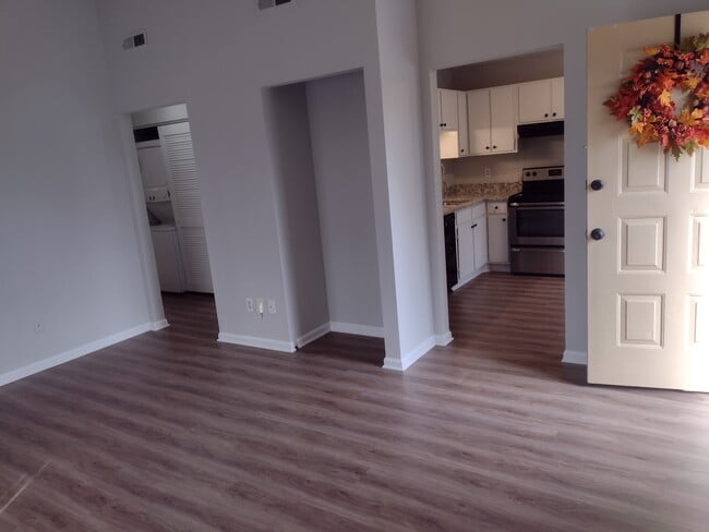 Photo - 1628 Cedarview Ct Unit 1628 Cedarview