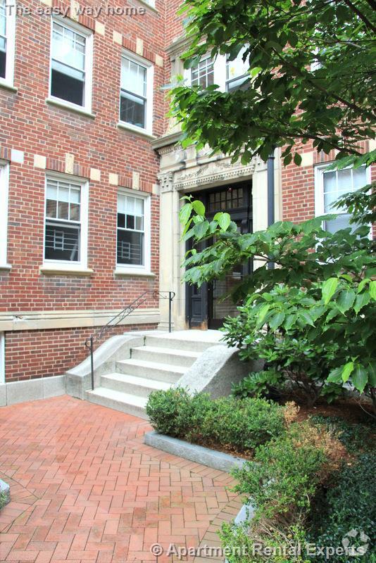Building Photo - 18 Chauncy St Unit #B Rental