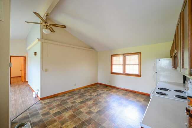 Photo - 4232 Chesser Rd