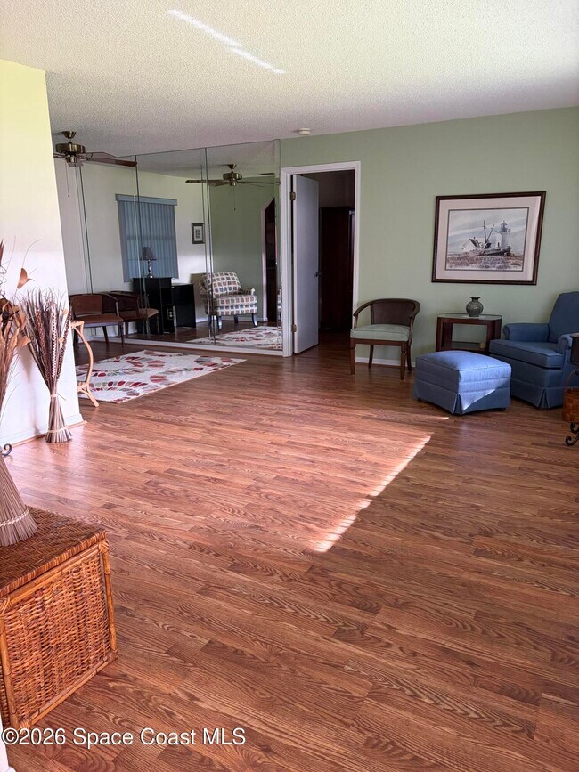 Photo - 629 Ebony St