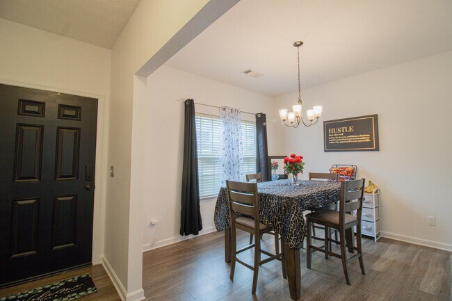 Photo - 19 Willow Trace Dr