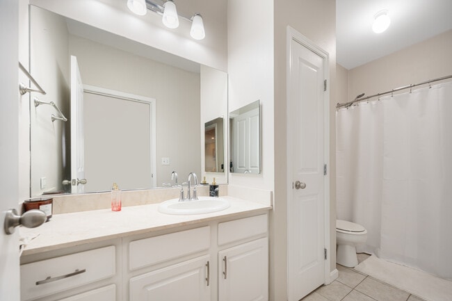 Photo - 903 Providence Pl