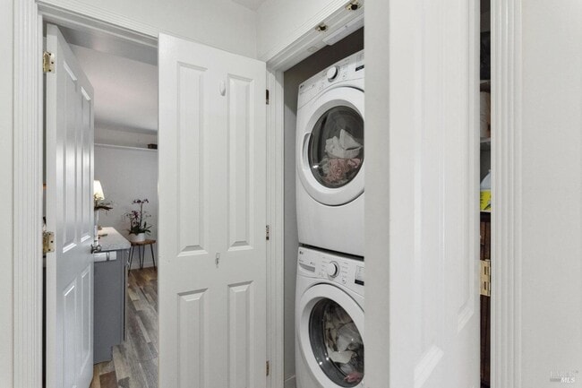 Building Photo - 582 Fernando Dr Unit A