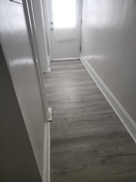 Photo - 703 Schuyler Ave