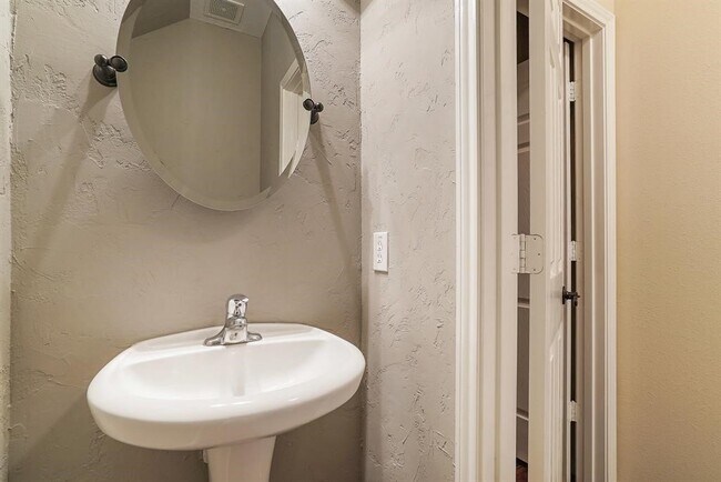 Photo - 7211 Emerald Run Ln