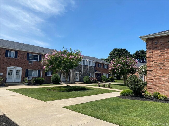 Photo - 304 Dawson Ln
