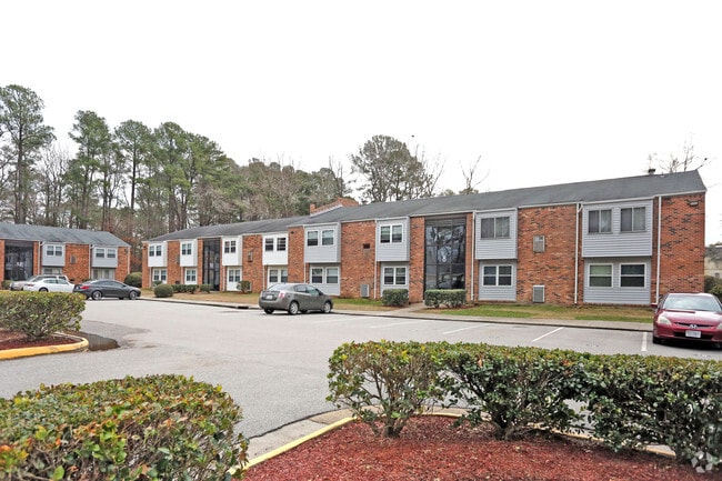 Pinewood Apartments