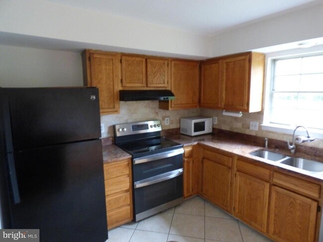 Building Photo - 13422 Country Ridge Dr