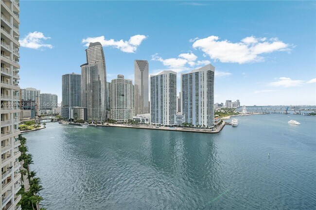 Photo - 888 Brickell Key Dr Unidad 1612
