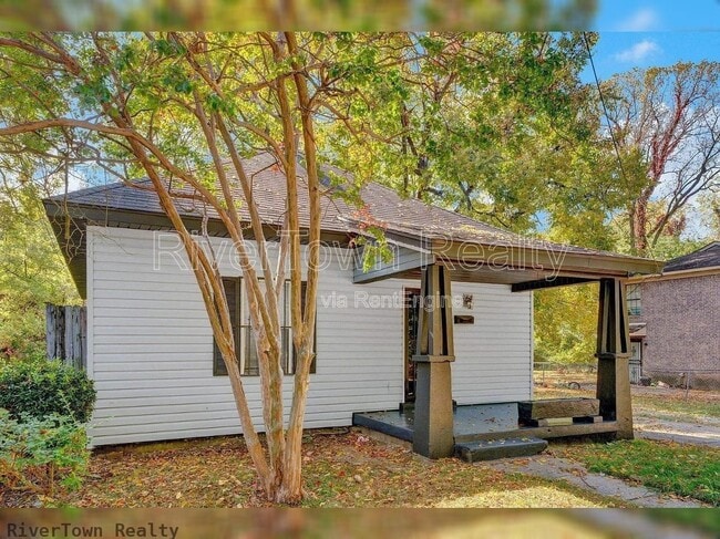Photo - 439 Simpson Ave