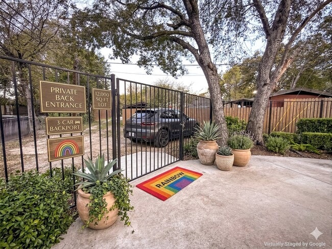 Photo - 1315 Whitley Dr Unit 1315 Whitley Dr 2