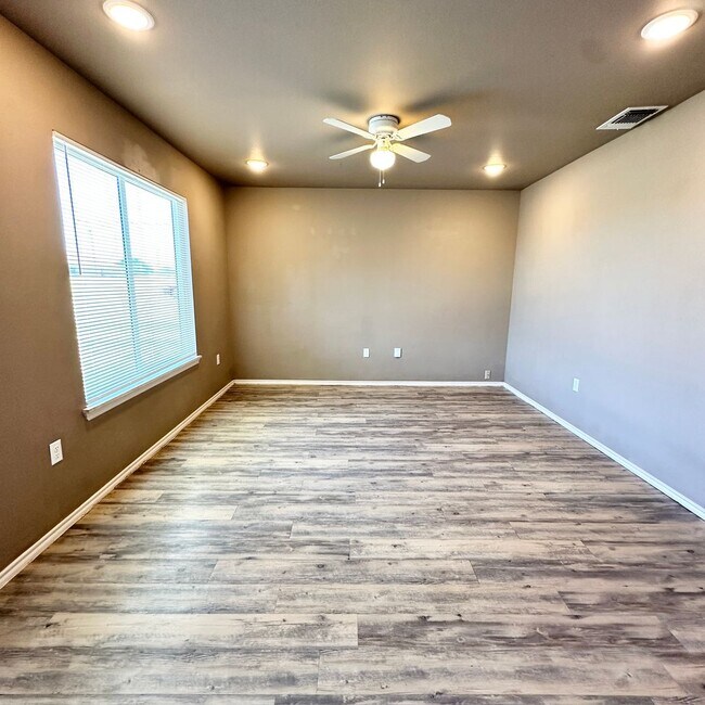 Photo - 3 Bedroom Corner Lot Home With 1/2 Off Fir...