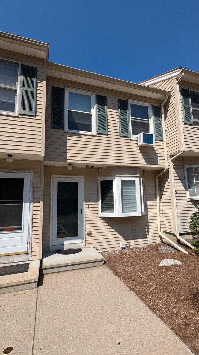 Building Photo - 266 Endicott St N Rental