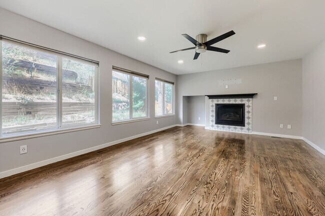 Photo - 885 Marlstone Pl